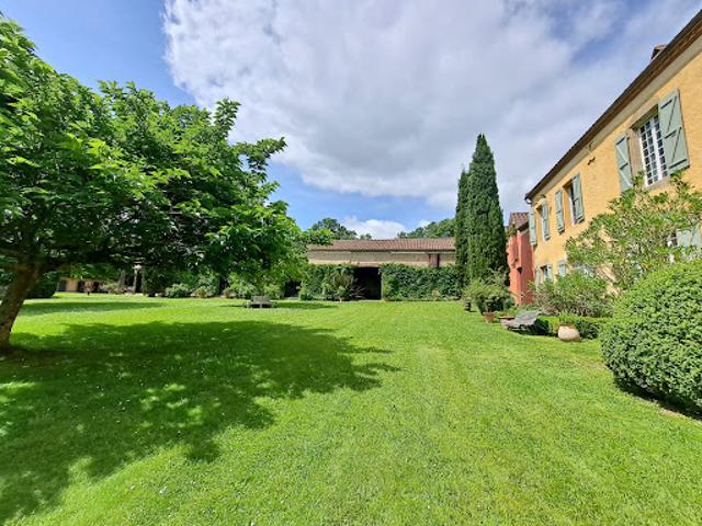 Maison avec piscine et jardin