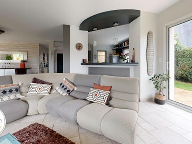 Maison avec piscine et jardin