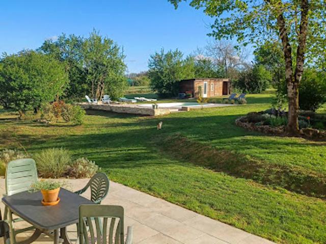 Maison avec piscine et jardin