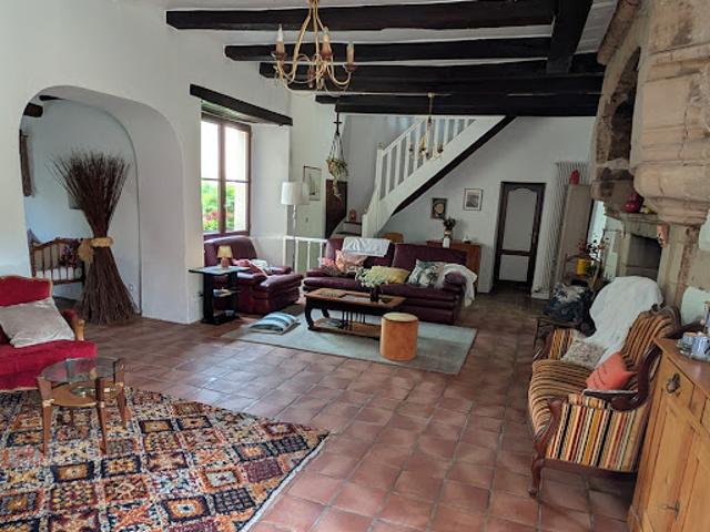 Maison avec piscine et jardin