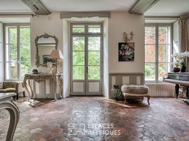 Maison avec piscine et jardin