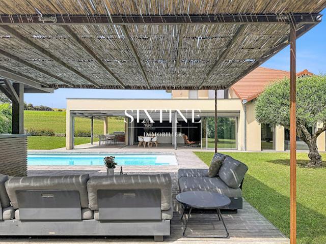 Maison avec piscine et jardin