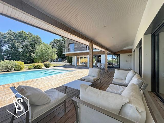 Maison avec piscine et jardin