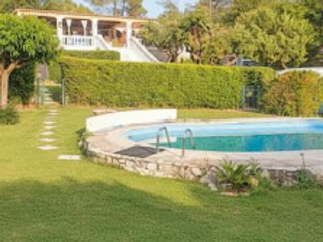 Maison avec piscine et terrasse