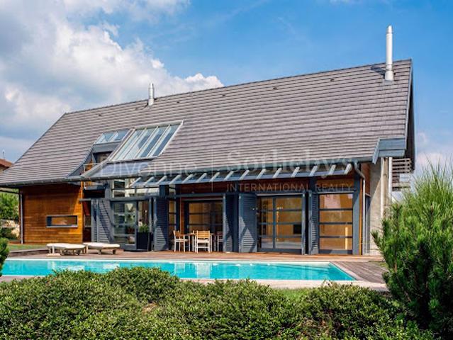 Maison avec piscine et terrasse