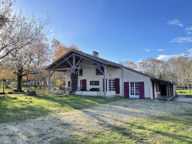 Maison avec piscine et terrasse