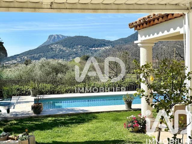 Maison avec piscine et terrasse