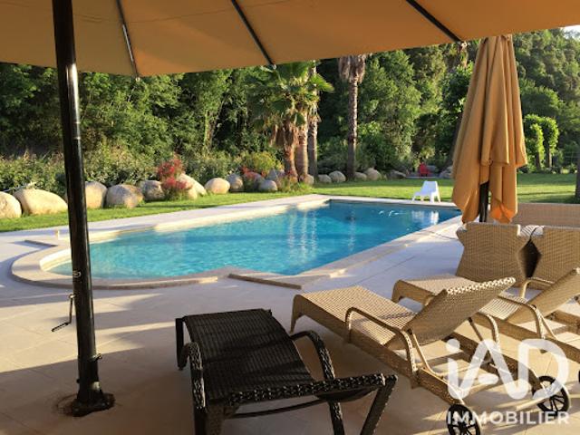 Maison avec piscine et terrasse