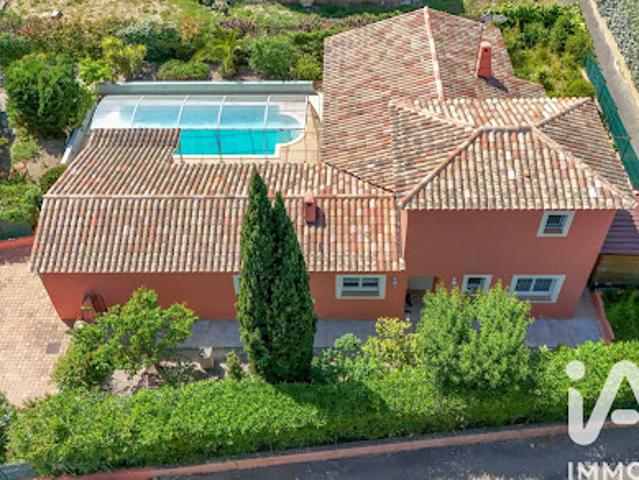 Maison avec piscine et terrasse