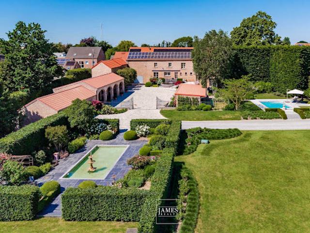 Maison avec piscine et terrasse