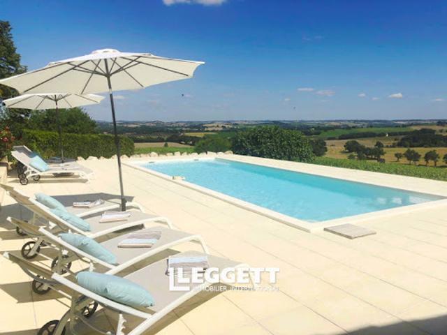 Maison avec piscine et terrasse
