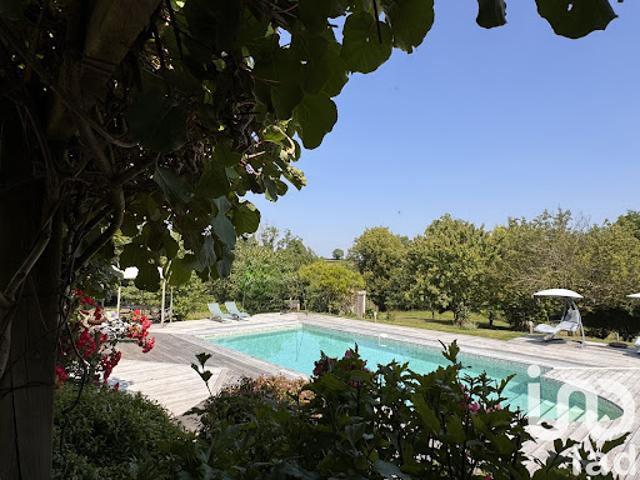 Maison avec piscine et terrasse