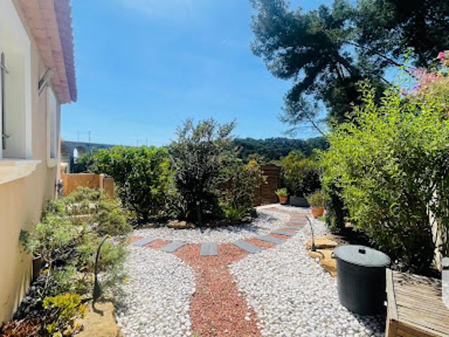 Maison avec piscine et terrasse