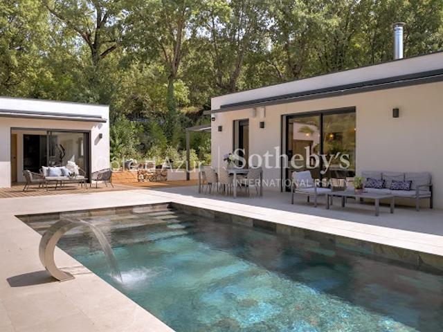 Maison avec piscine en bord de mer