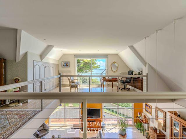 Maison avec piscine et terrasse