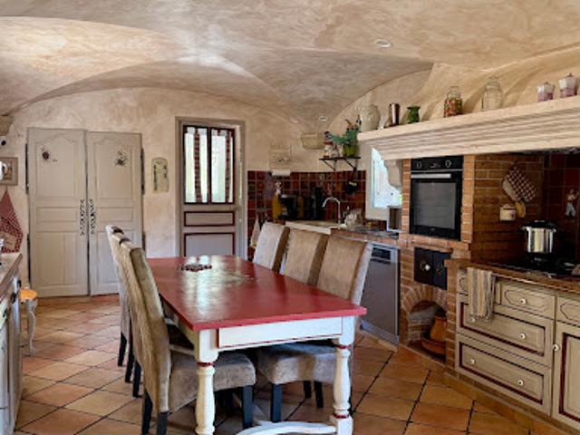 Maison avec piscine et jardin