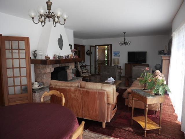 Maison avec piscine et terrasse