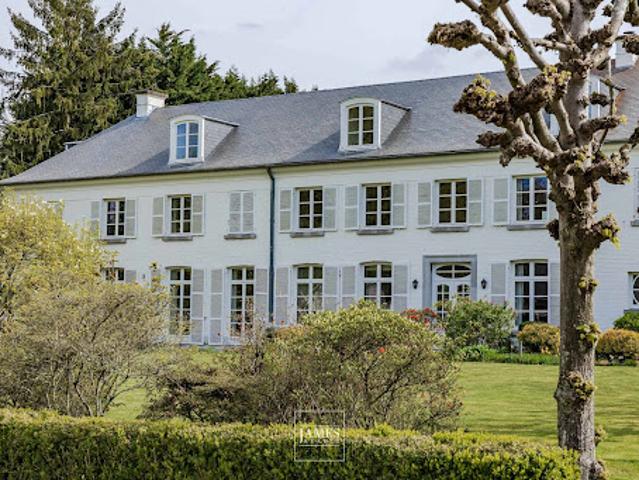Maison avec piscine et jardin