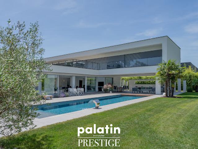 Maison avec piscine et terrasse