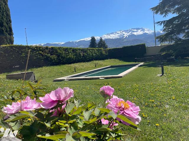 Maison avec piscine et terrasse