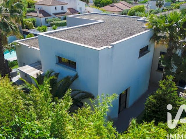 Maison avec piscine et terrasse