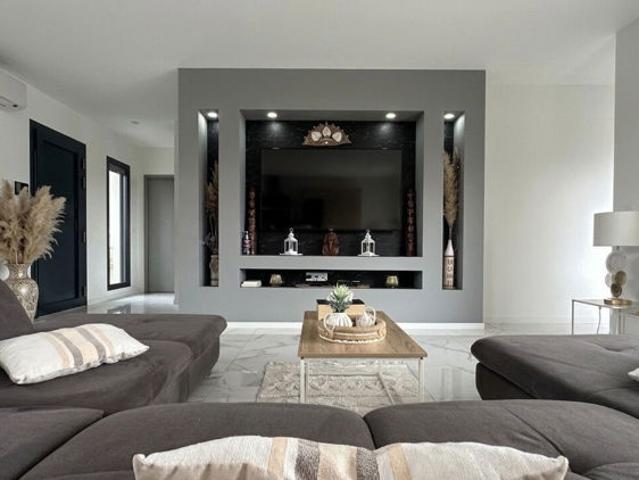 Maison avec piscine, sans entretien à Lamarque!