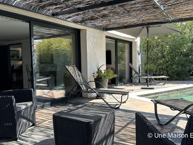 Maison avec piscine, terrasse et garage à les angles 208m² Les Angles