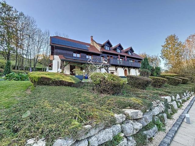 MAISON AVEC PISCINE VUE MONTAGNES