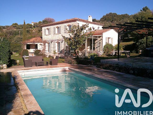Maison avec piscine et jardin