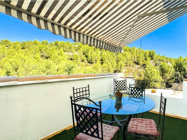 Maison avec piscine, 3 chambres, grandes terrasses et potent. 150m² Septèmes les Vallons