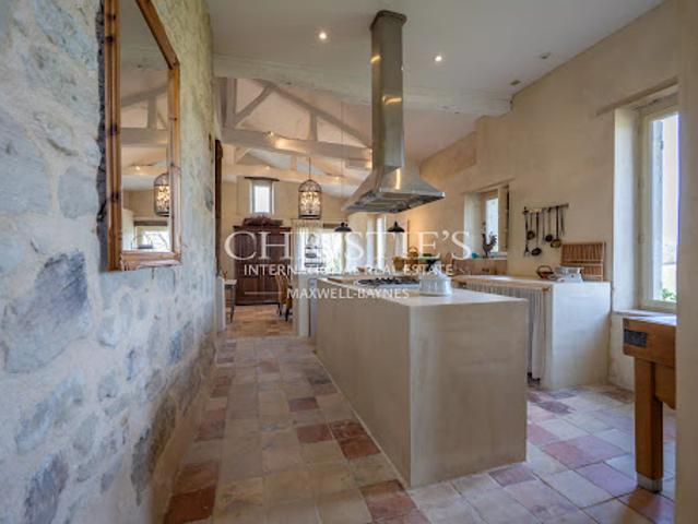 Maison avec piscine et jardin