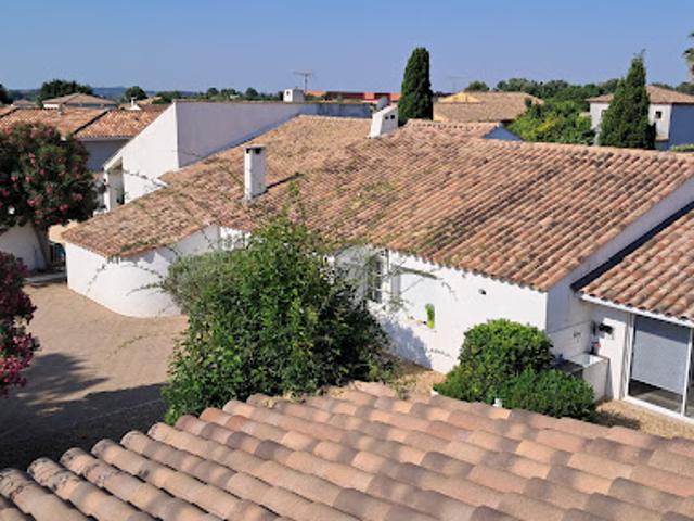 Maison avec piscine et jardin