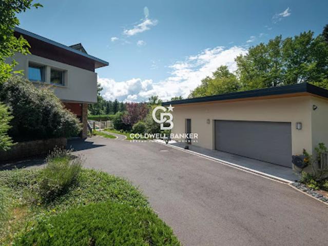Maison avec piscine et jardin