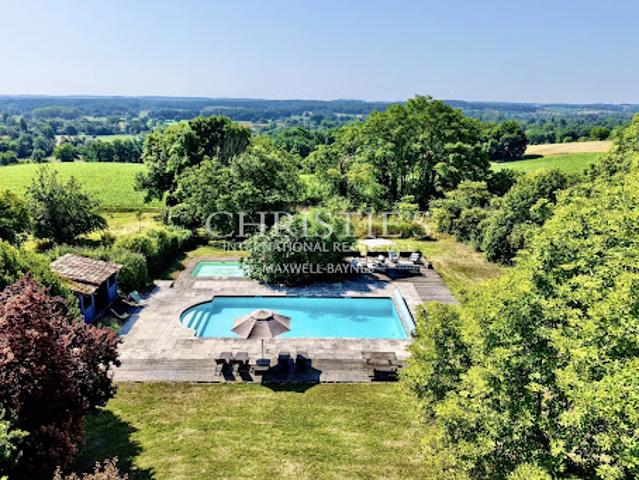 Maison avec piscine et jardin