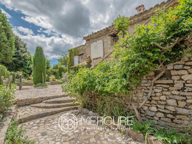 Maison avec piscine et jardin