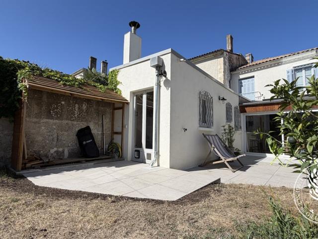 Maison avec ponton privatif sur la Charente à Saint Savinien. 140m² Saint Savinien