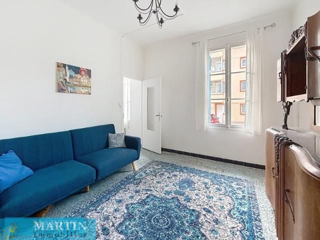 Maison avec Potentiel Locatif et Terrasse Ensoleillée dans l