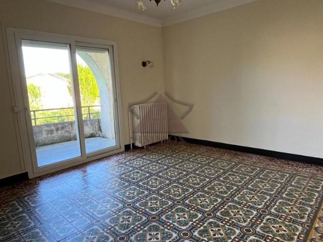 MAISON AVEC PUITS PROCHE COMMODITES