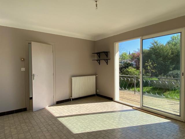 Maison avec sous sol entier sur terrain de 1558m2 80m² Cassen
