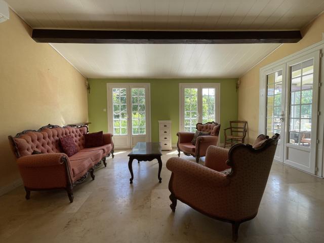 Maison avec sous sol et terrain de 3 000 m2