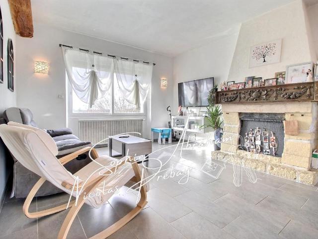 Maison avec sous sol et terrain