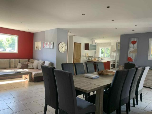 Maison avec studio indépendant et piscine chauffée – 2300 m² de terrain – CHABESTAN 05