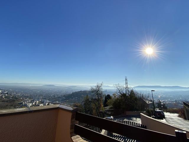 MAISON AVEC SUPERBE VUE