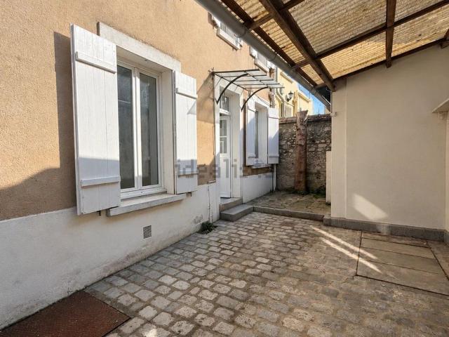 Maison, Avon