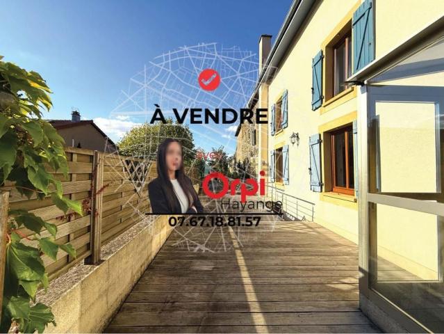 Maison, Avril