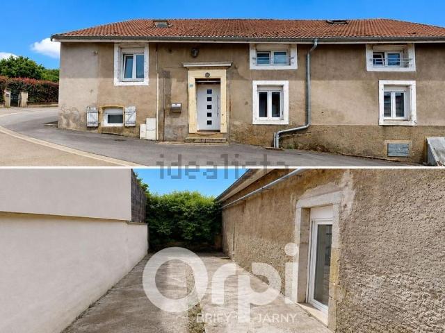 Maison, Avril