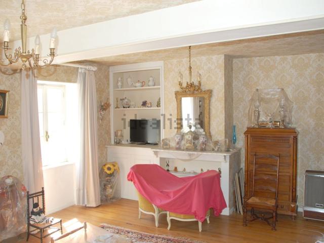 Maison, Axat