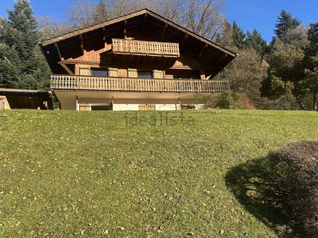 Maison, Ayse