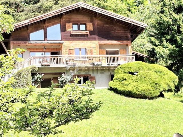 Maison, Ayse