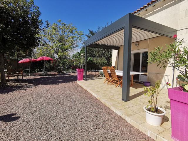 Maison, Azay le Brûlé